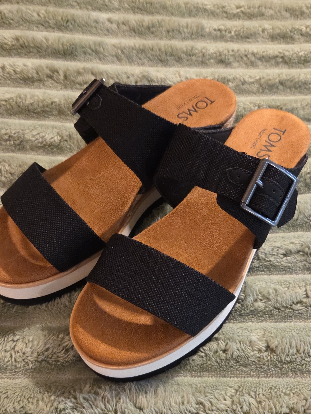 Size 9 TOMS Black Double-Strap Platform Sandals with Buckle NWOT